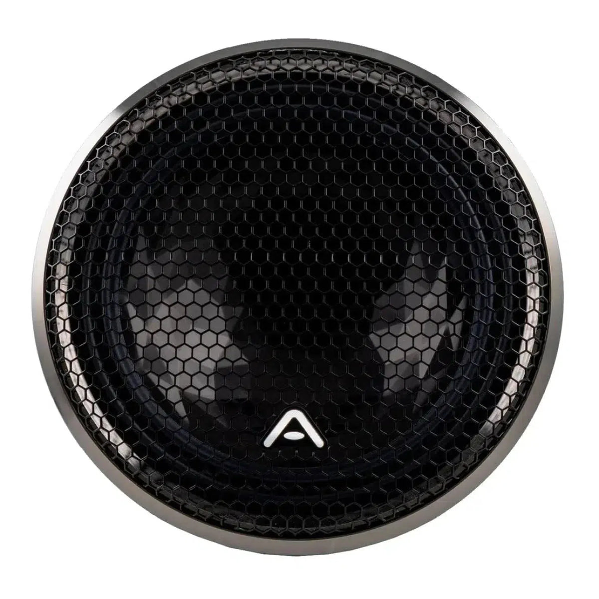 Un primer plano del Ai-Sonic Solo 6, un altavoz negro redondo con rejilla de panal, 5 Zoll Tiefmitteltöner y un pequeño logotipo blanco en la parte inferior central.