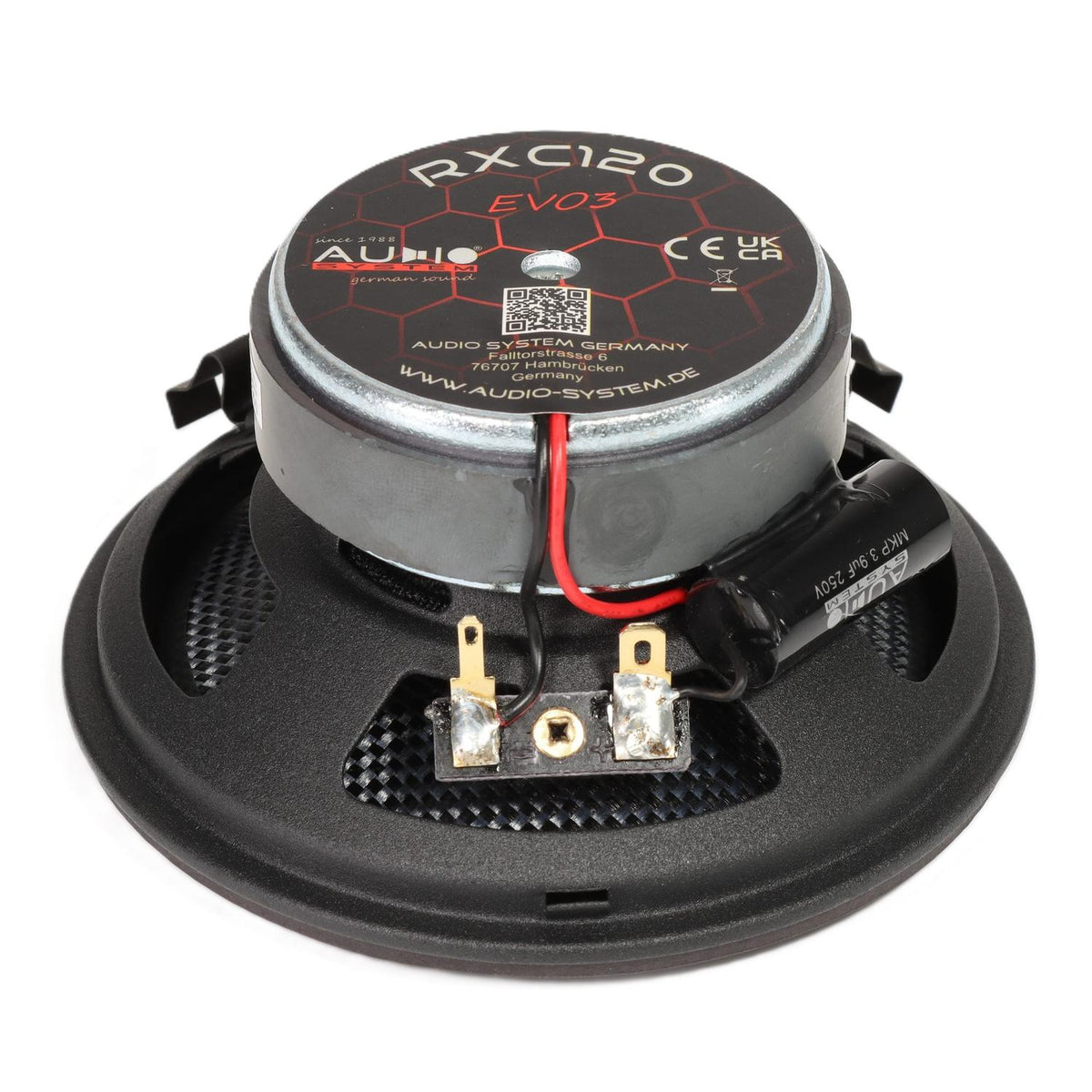 Le RXC120 EVO3 dAudio System est un Lautsprecher noir rond de 4 Zoll, dont les fils, les bornes, le condensateur et le marquage Audio System Germany sont visibles.