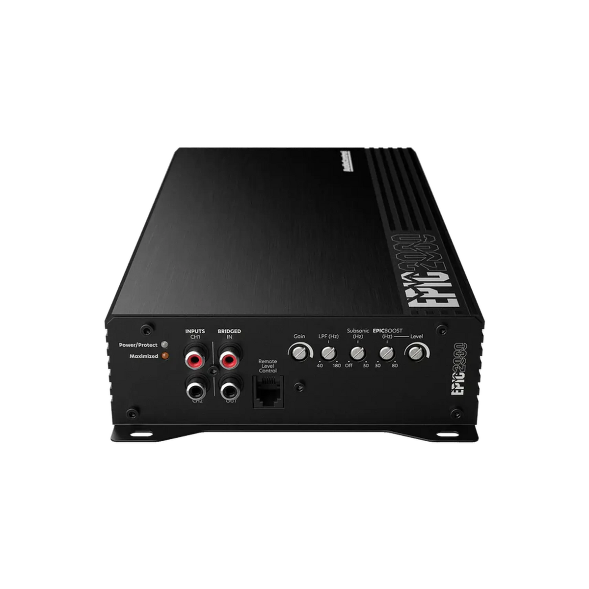 LAudiocontrol EPIC2000 è un amplificatore audio per auto da 2000 Watt RMS di colore nero con connettori RCA, quadranti di controllo e un Bass-Prozessor Epicenter su sfondo bianco.