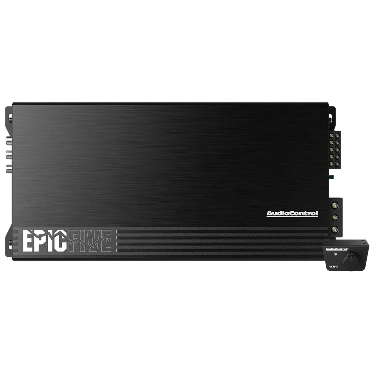 Lamplificateur 5 canaux Audiocontrol EPICFIVE noir est doté dune finition en métal brossé, dun logo et dune télécommande filaire. Il est idéal pour la sortie RMS dun puissant caisson de graves.
