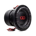 Il DD Audio Power Tuned 2508F ESP è un subwoofer nero con cono testurizzato, logo centrale rosso/bianco, cablaggio rosso e nero e potenza di 800 W RMS.