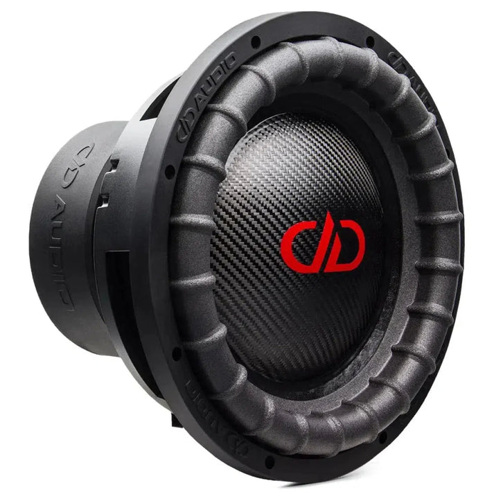 De DD Audio Power Tuned 3518i ESP subwoofer, zwart met een getextureerde conus en rood logo, levert een robuuste 1200W bas voor krachtige audioprestaties.