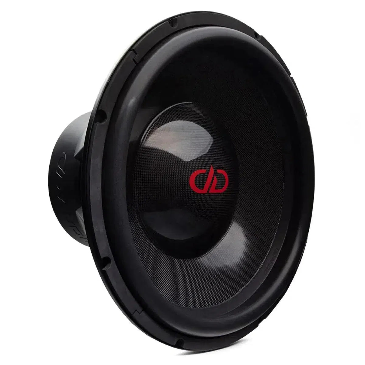 De DD Audio Power Tuned 9921b is een grote zwarte 21 subwoofer met een glanzende, getextureerde conus en rood logo, voorzien van een ferriet magneetsysteem, schuin gezien op een witte achtergrond.