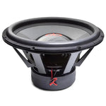 De DD Audio Power Tuned 9921b is een grote zwart met zilveren 21 subwoofer met zichtbare bedrading, een zichtbare rode spoel en een sterk ferriet magneetsysteem.