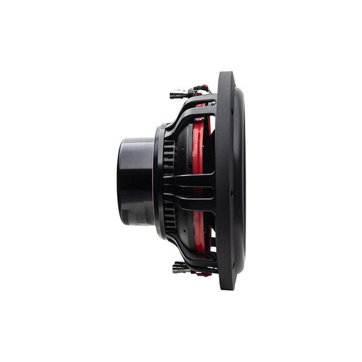Vue de profil dun caisson de basses DD Audio VO-WN710 de 10 pouces, noir et rouge, 1 200 W RMS, montrant laimant, le cadre et les bornes sur fond blanc.
