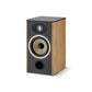 De Focal ARIA EVO X N°1 is een rechthoekige houten 2-weg compacte luidspreker met een zwart front, vlaswoofer, tweeter erboven en ronde poort eronder.