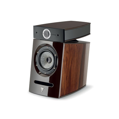 El Focal Diablo Utopia Colour Evo es un moderno Kompaktlautsprecher de gama alta con acabado en madera brillante y rejilla metálica, que ofrece un sonido Hifi de primera calidad.