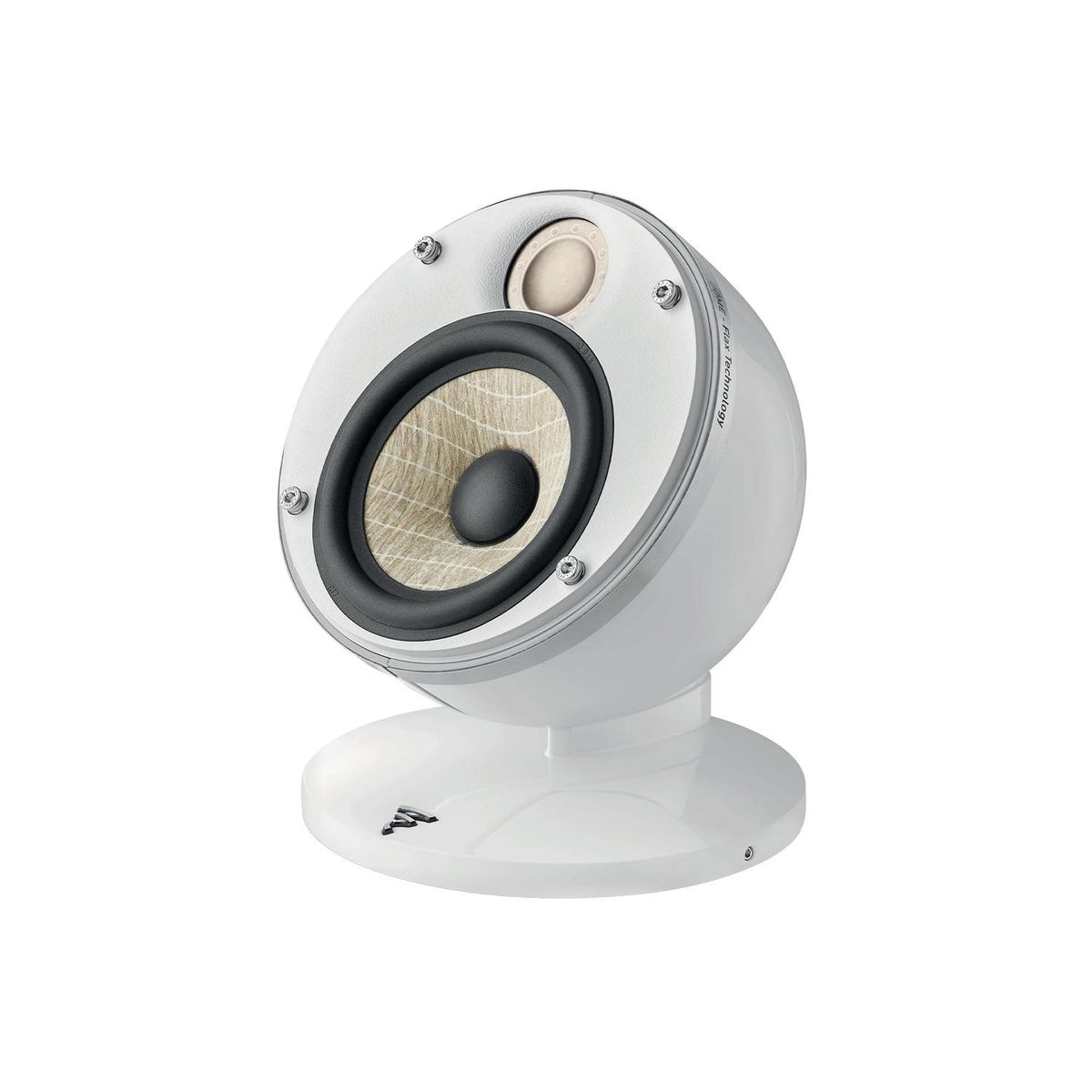 Il Focal Dôme Flax Sat 10 è un moderno diffusore rotondo bianco con woofer e tweeter in tessuto, perfetto per lhome cinema su un supporto coordinato.