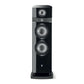 Une haute enceinte de sol Focal Maestro Utopia Evo noire avec quatre haut-parleurs, une finition brillante et un tweeter en béryllium est montrée sur un fond blanc.