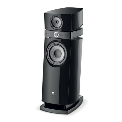 La Focal Scala Utopia Evo est une élégante enceinte colonne 3 voies noire au design moderne, avec deux haut-parleurs visibles, un tweeter en béryllium et le logo Focal près de la base.