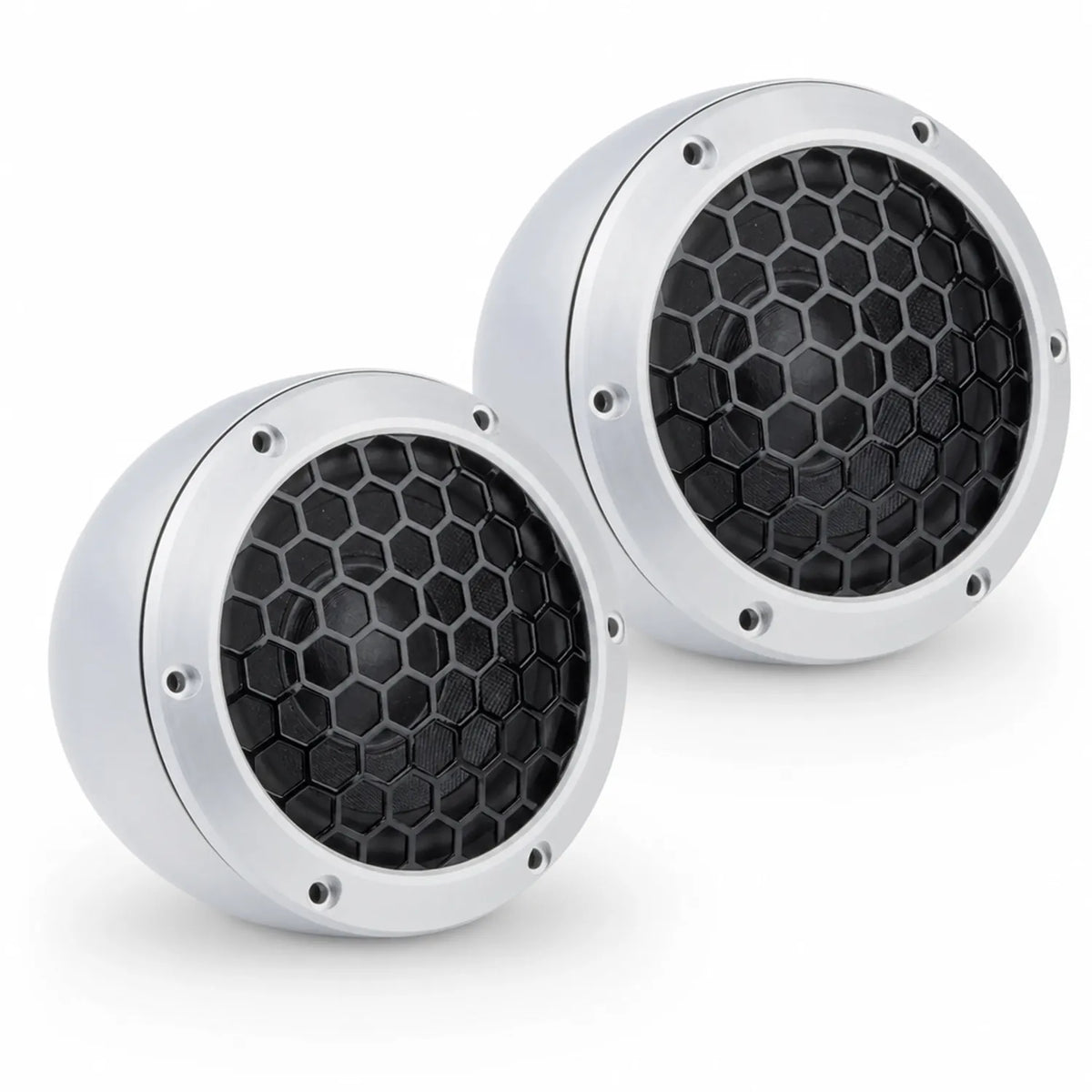 Twee Ground Zero GZSP 80-MID luidsprekers met zwarte honingraatroosters en aluminium behuizingen, naast elkaar op een witte achtergrond.