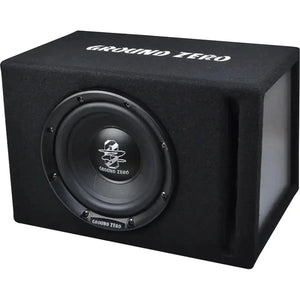 El Ground Zero Iridium GZIB 20BR es un subwoofer negro de 8 en un recinto bass reflex rectangular con 150W RMS y el nombre de la marca en la parte superior.