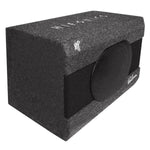 El Hifonics Vulcan VX-690R es un subwoofer Gehäuses rectangular de color gris con altavoz de malla negro, sistema Bassreflex y logotipos blancos en la parte superior y lateral.