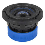 LHifonics Zeus ZRX6D2 è un subwoofer da 6,5 nero e blu con un robusto bordo a coste, un design a magneti doppi e un cono e una copertura a magneti con marchio.