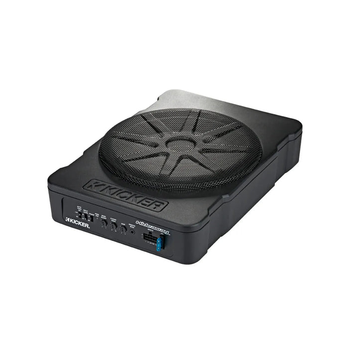 Le Kicker Hideaway HS10 est un subwoofer noir compact de 6000 watts avec un panneau de contrôle et des ports en façade, ainsi quune grille de protection ronde sur le dessus.