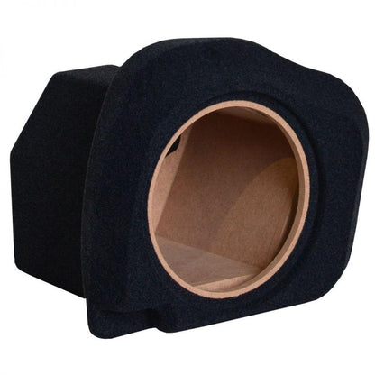 Il Masori G10-15 Audi A4 B9 Limousine è una cassa per subwoofer nera, rivestita di moquette, con un foro circolare per un subwoofer da 10 pollici.