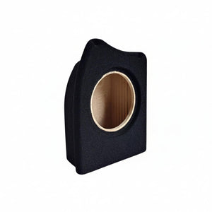 La Masori G8-8 Alfa Romeo 159 est une enceinte en MDF noir dotée dune découpe centrale destinée à accueillir un caisson de basses de 8 pouces, laissant apparaître lintérieur en bois, idéale pour les installations audio.
