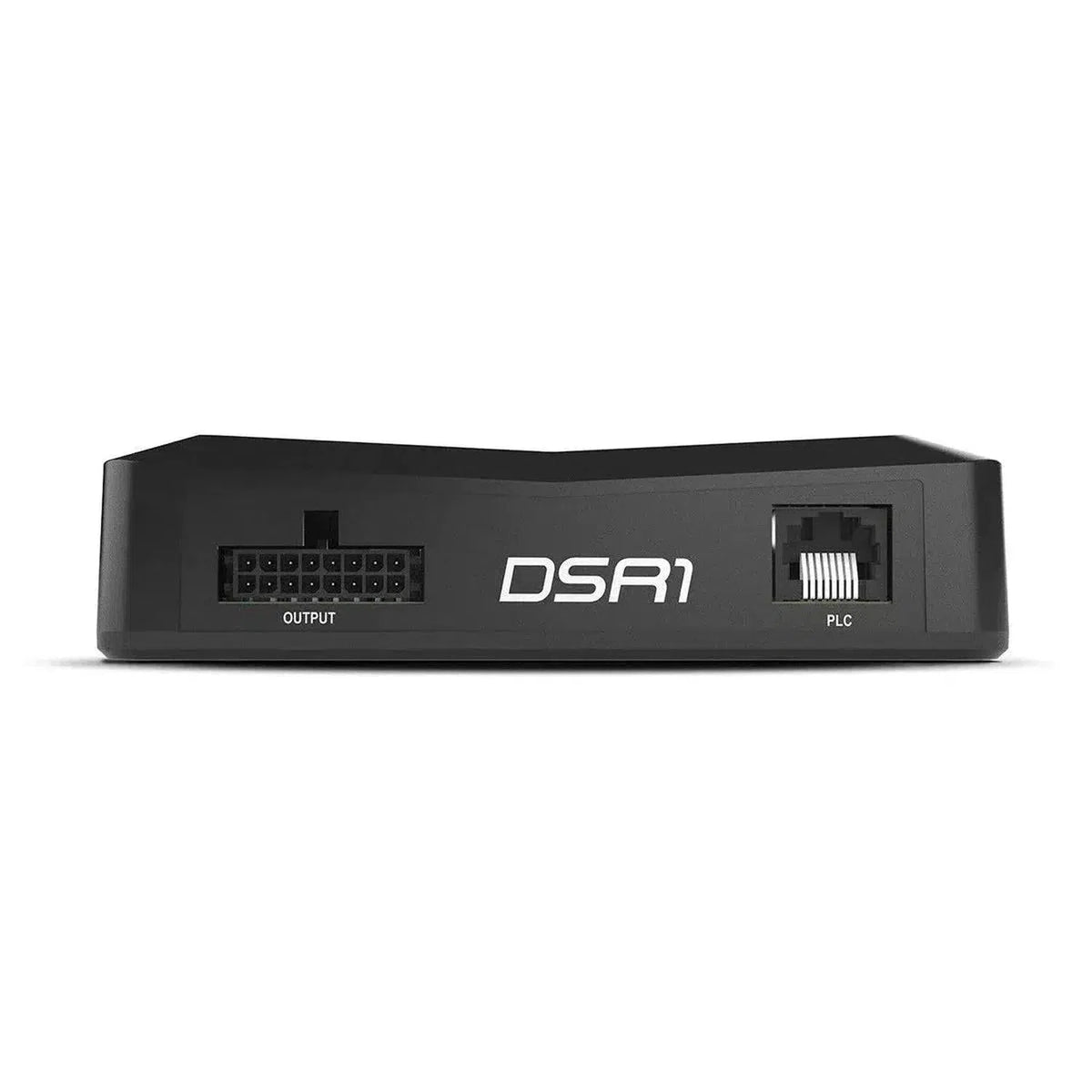 De Rockford Fosgate DSR1 heeft een uitvoerpoort, een PLC-poort in Ethernet-stijl en een 4-kanaals DSP voor digitale signaalverwerking aan de voorkant.