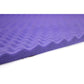Primo piano di STP Biplast Wave 15, un tappetino in schiuma acustica viola in poliuretano, utilizzato per la biancheria da letto, lisolamento acustico o lattenuazione del rumore nel settore automobilistico.