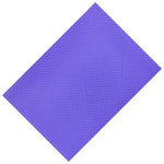 LSTP Biplast Wave 15 è un pannello rettangolare in schiuma acustica di colore viola con superficie ruvida, posizionato ad angolo su uno sfondo bianco per garantire un efficace assorbimento acustico.